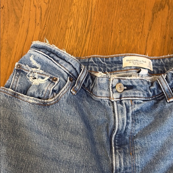 Abercrombie & fitch women’s The 90s Relaxed Jean
High Rise size 32/14 - Picture 4 of 8